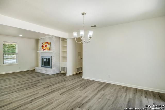 Image 7 of 29 For 306 Antler Dr