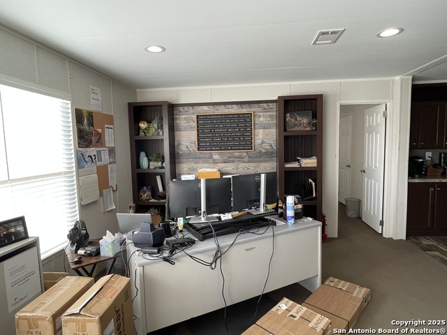 Listing photo id 8 for 13102 Fm 306
