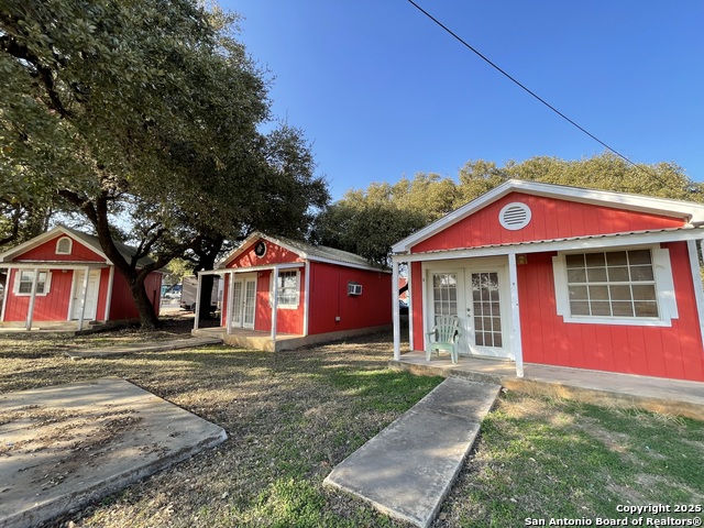 Listing photo id 14 for 13102 Fm 306