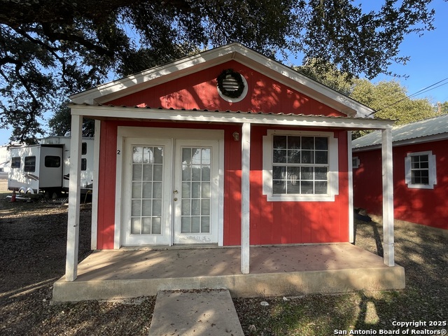 Listing photo id 16 for 13102 Fm 306