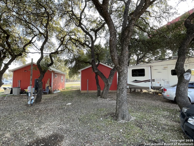 Listing photo id 20 for 13102 Fm 306