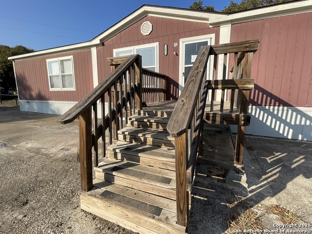 Listing photo id 2 for 13102 Fm 306