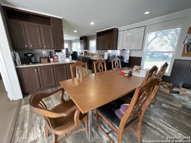 Listing photo id 6 for 13102 Fm 306