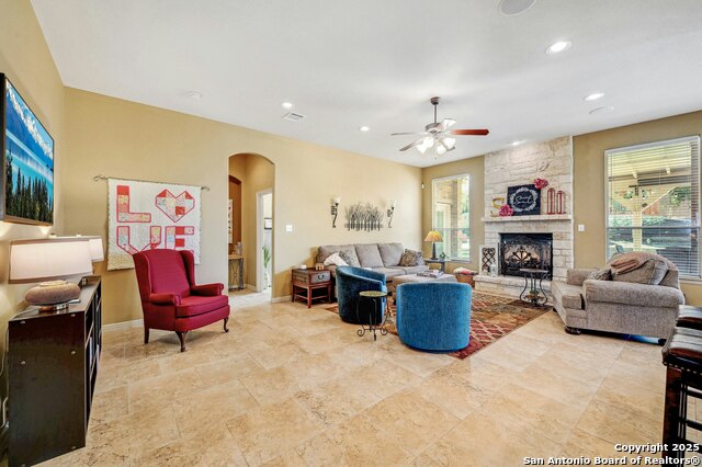 Image 11 of 38 For 9014 Woodland Pass