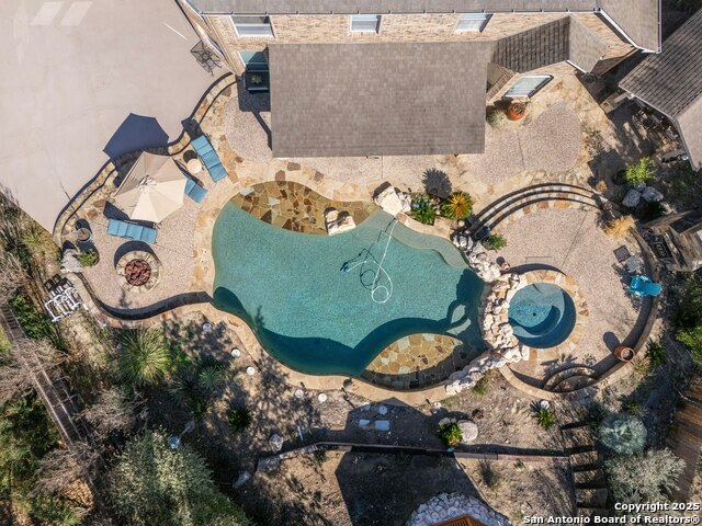 Image 3 of 38 For 9014 Woodland Pass
