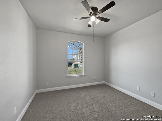 Listing photo id 9 for 30072 Cibolo Gap