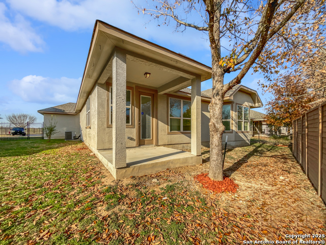 Listing photo id 18 for 30072 Cibolo Gap