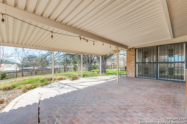 Listing photo id 20 for 4006 Willowbrook Drive