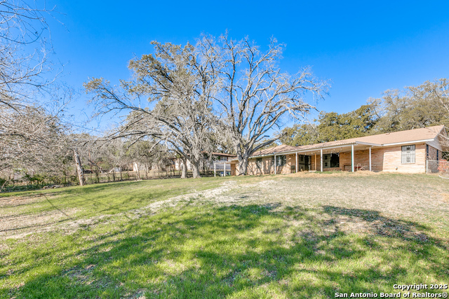 Listing photo id 22 for 4006 Willowbrook Drive