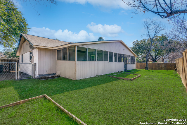 Listing photo id 27 for 6235 Cairo Dr