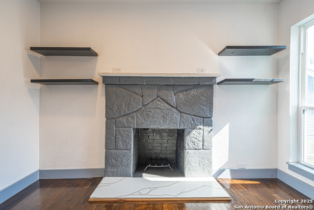 Image 10 of 40 For 1832 Woodlawn Ave W