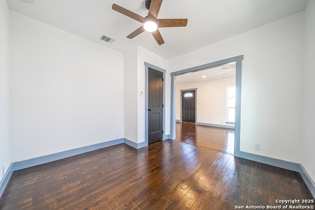 Image 12 of 40 For 1832 Woodlawn Ave W