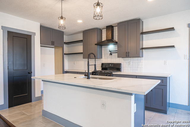 Image 14 of 40 For 1832 Woodlawn Ave W
