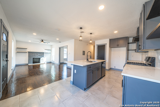 Image 18 of 40 For 1832 Woodlawn Ave W