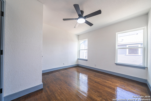 Image 26 of 40 For 1832 Woodlawn Ave W