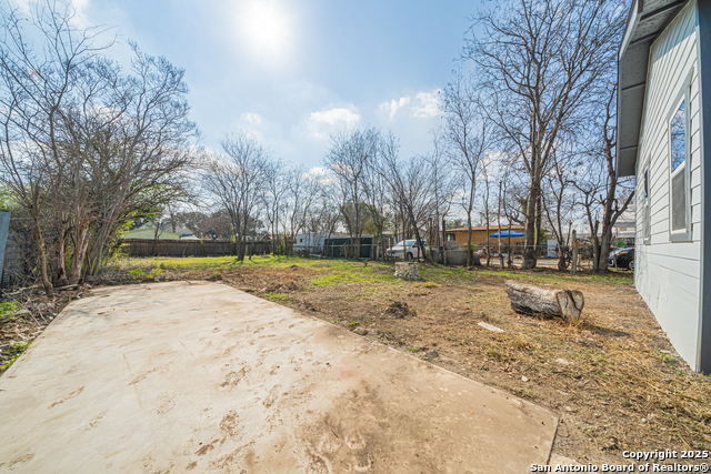 Image 36 of 40 For 1832 Woodlawn Ave W