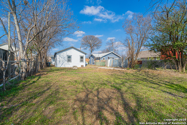 Image 38 of 40 For 1832 Woodlawn Ave W