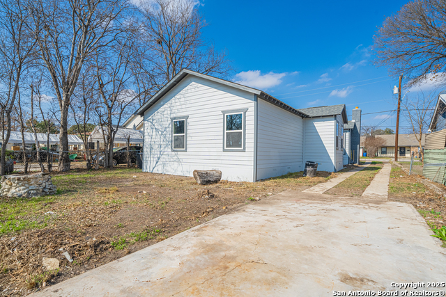 Image 40 of 40 For 1832 Woodlawn Ave W
