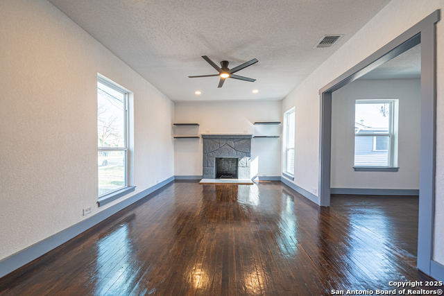 Image 7 of 40 For 1832 Woodlawn Ave W