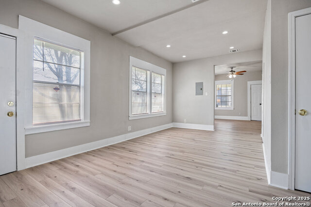 Image 10 of 25 For 910 Piedmont Ave