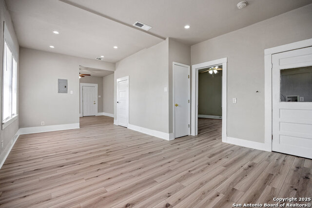 Image 9 of 25 For 910 Piedmont Ave