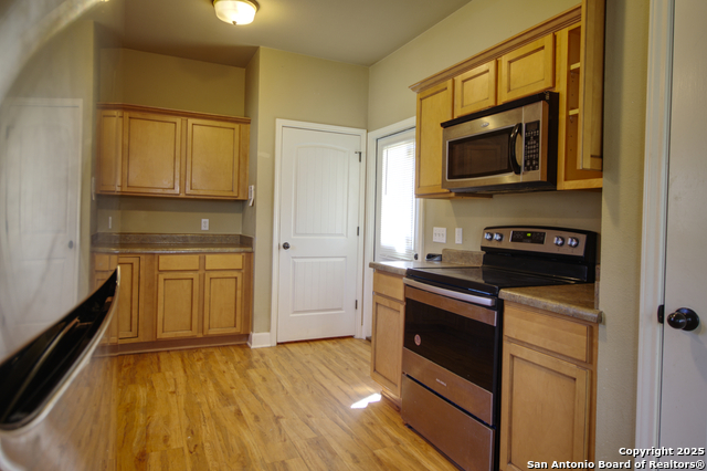 Listing photo id 10 for 136 Jasper Ln
