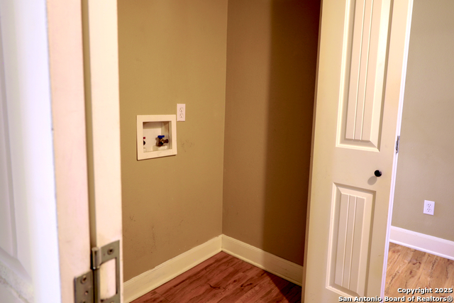 Listing photo id 14 for 136 Jasper Ln