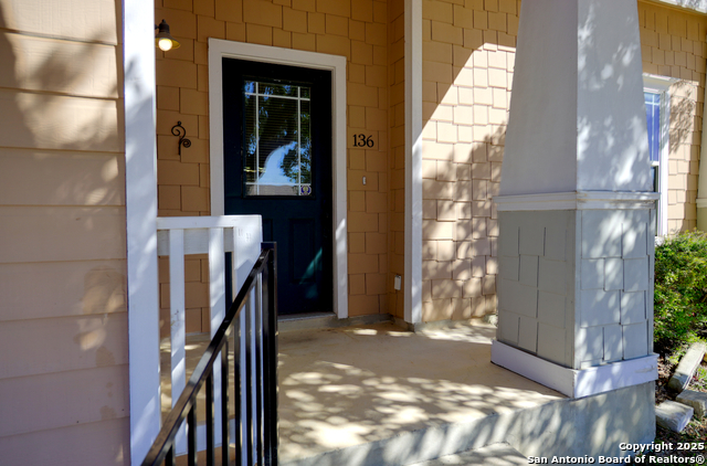 Listing photo id 0 for 136 Jasper Ln