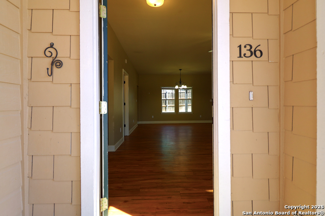 Listing photo id 2 for 136 Jasper Ln