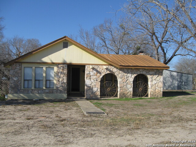 Details for 315 Cr 6715  , Natalia, TX 78059