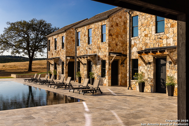 Listing photo id 14 for 3288 Highway 39