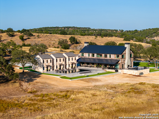 Listing photo id 18 for 3288 Highway 39