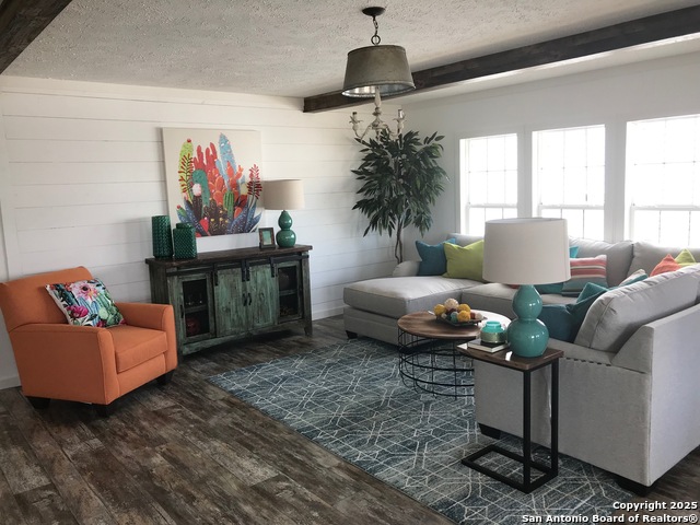 Listing photo id 14 for 4915 Palomino Way