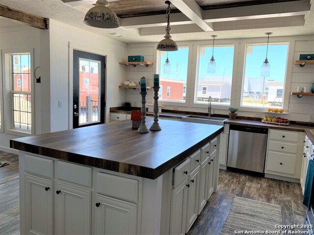 Listing photo id 26 for 4915 Palomino Way