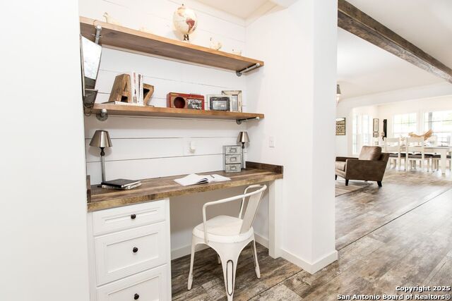 Listing photo id 39 for 4915 Palomino Way