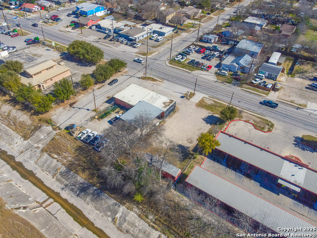 Image 15 of 17 For 2709 Commercial Ave