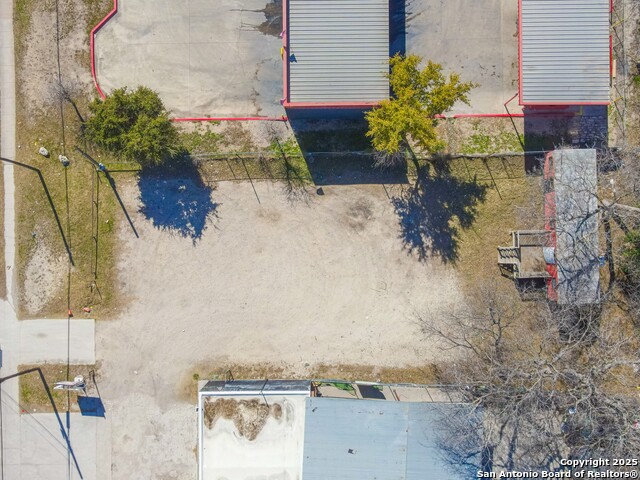 Image 6 of 17 For 2709 Commercial Ave