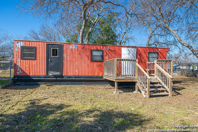 Image 8 of 17 For 2709 Commercial Ave