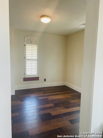 Listing photo id 9 for 13635 Bulverde Rd