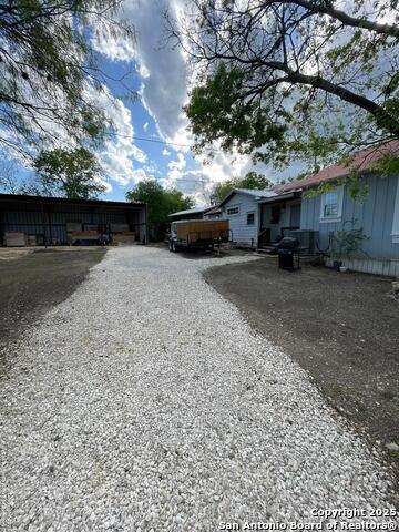 Listing photo id 13 for 13635 Bulverde Rd