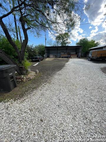 Listing photo id 14 for 13635 Bulverde Rd