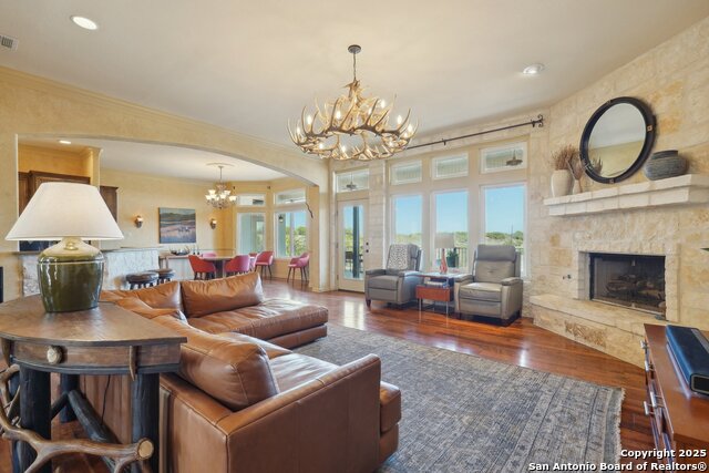Listing photo id 8 for 326 River Valley Rd