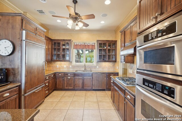 Listing photo id 9 for 326 River Valley Rd