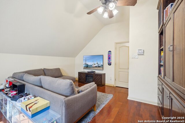 Listing photo id 22 for 326 River Valley Rd