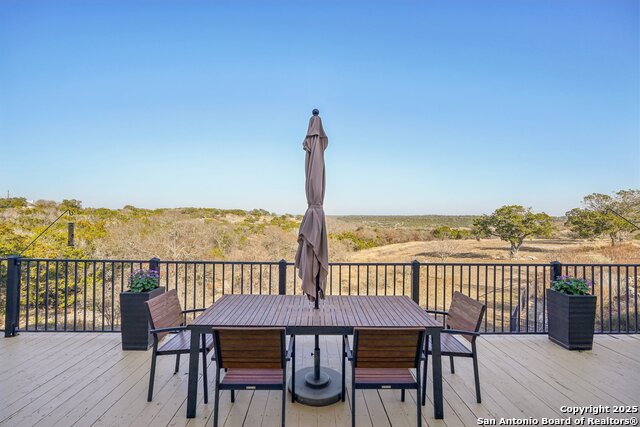 Listing photo id 29 for 326 River Valley Rd