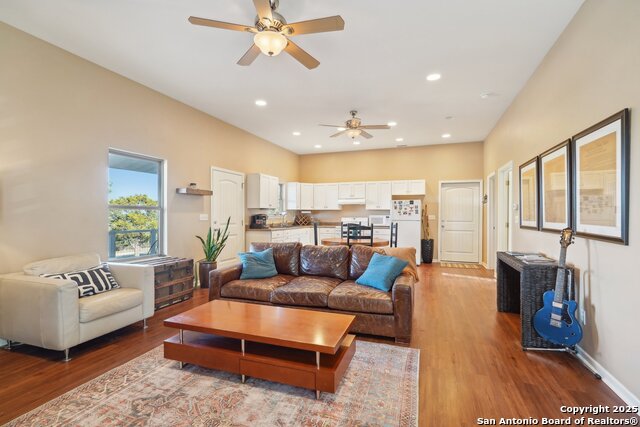 Listing photo id 35 for 326 River Valley Rd