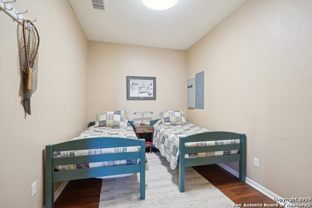 Listing photo id 38 for 326 River Valley Rd