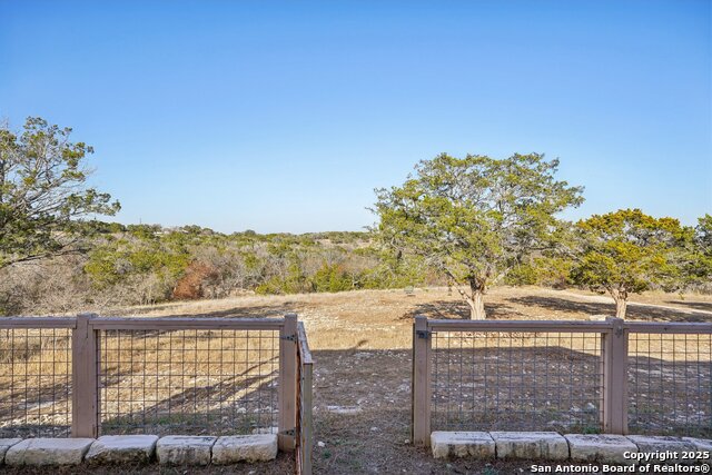 Listing photo id 42 for 326 River Valley Rd