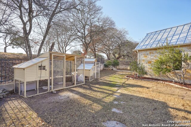 Listing photo id 43 for 326 River Valley Rd
