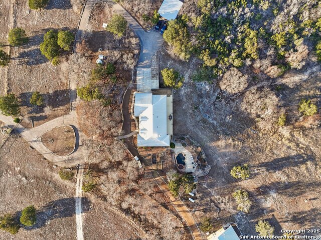 Listing photo id 45 for 326 River Valley Rd